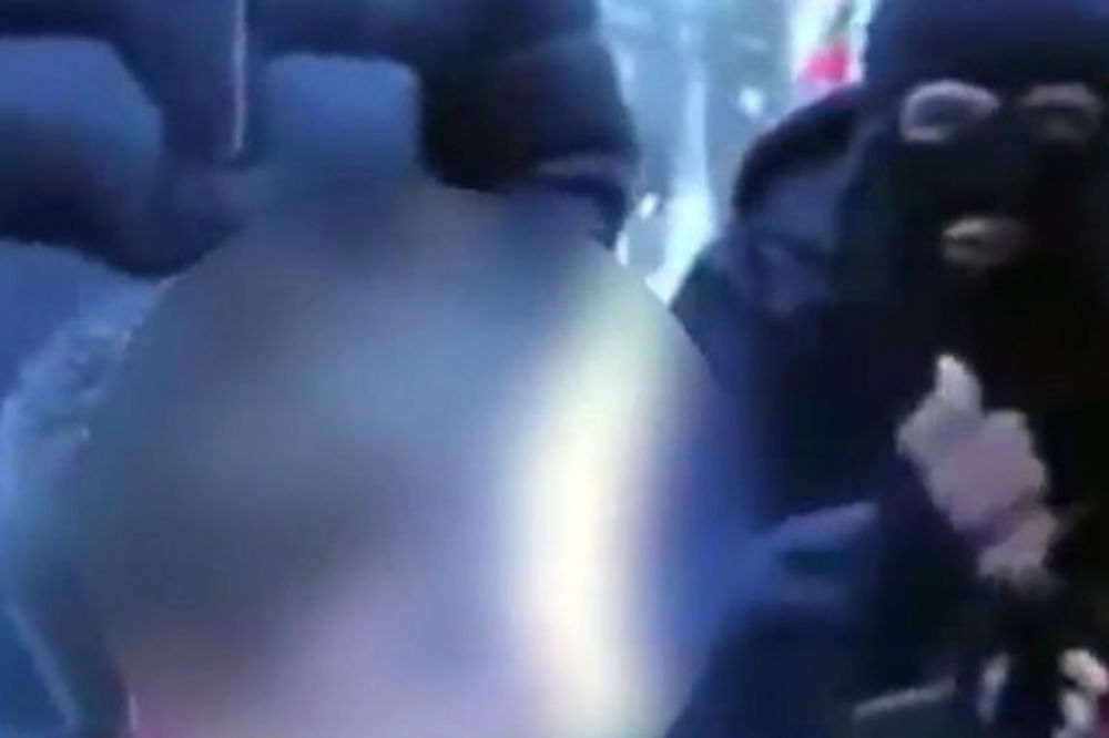 VIDEO: Ruski neonacisti muče gej tinejdžera