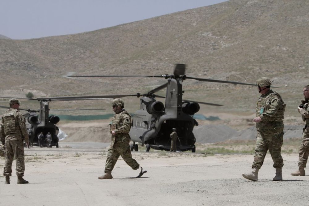 Helikopter NATO greškom ubio 4 avganistanska vojnika
