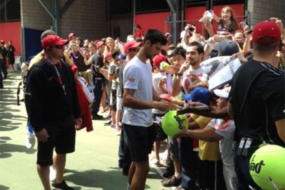 DOBRODOŠLICA: Fanovi dočekali Novaka u Montrealu!