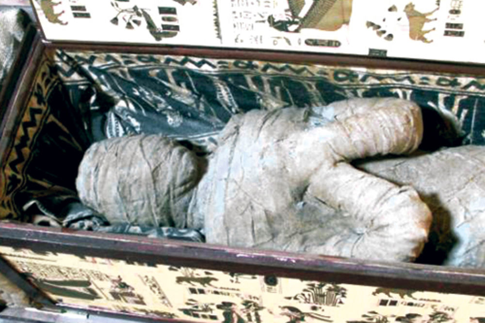 Na bakinom tavanu dečak našao mumiju