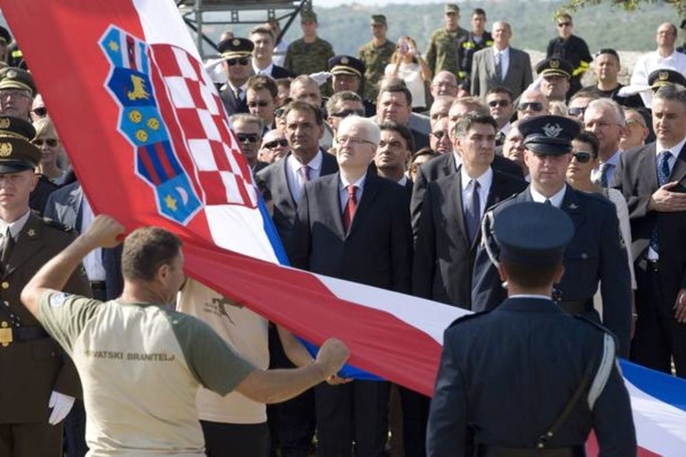 HAOS U KNINU: Milanovića vređali, Gotovini skandirali