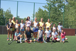 SVI NA ADU: Besplatna letnja škola hokeja na travi