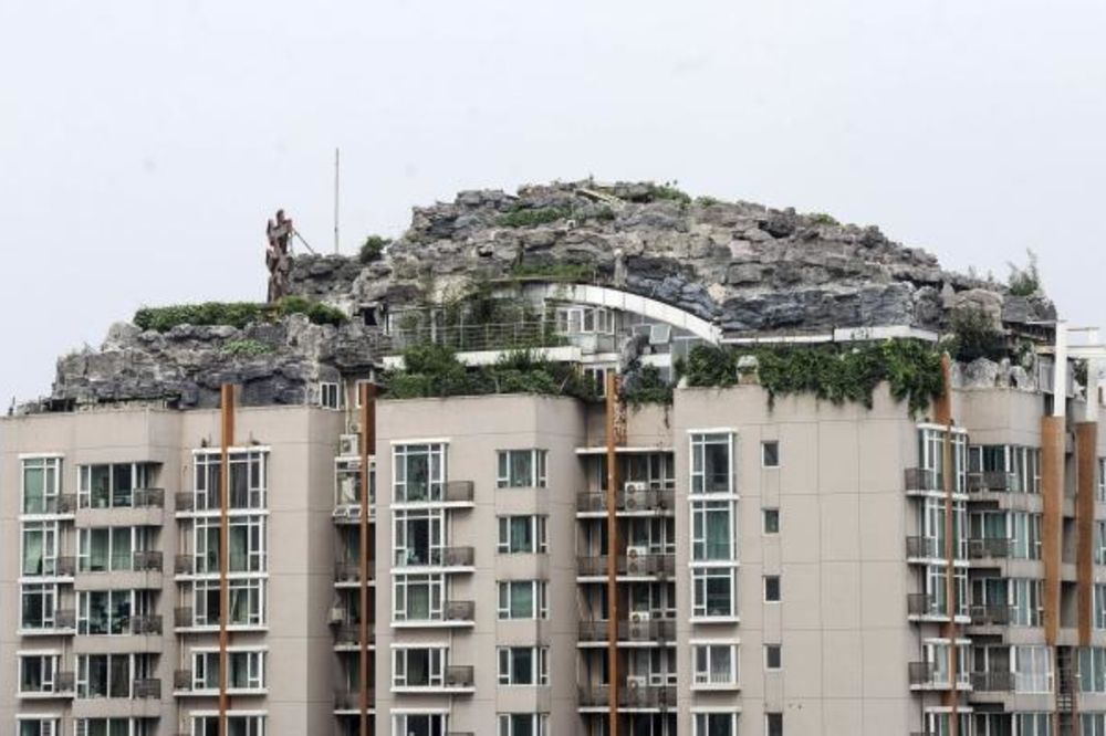 Peking: Kineski bogataš napravio planinski vrh na soliteru
