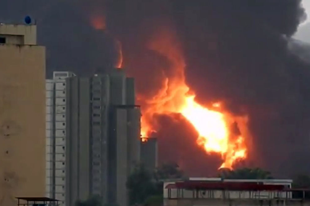 VENECUELA: Munja udarila u rafineriju, evakuisana okolna oblast