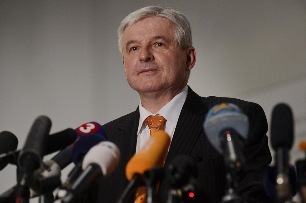 Češka vlada podnela ostavku