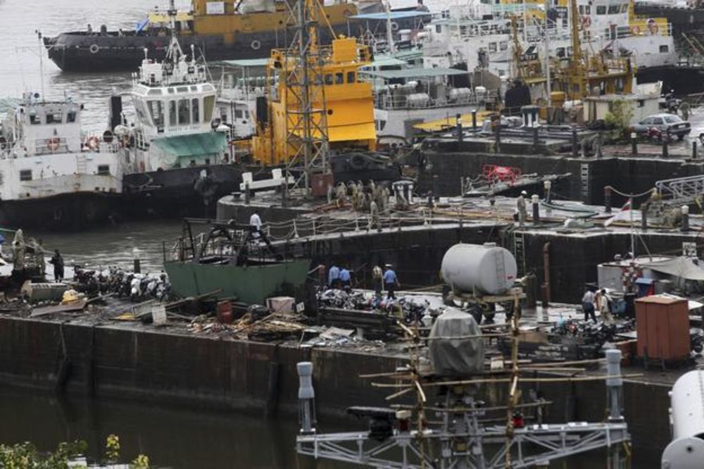 MUMBAJ: Zapalila se podmornica puna mornara