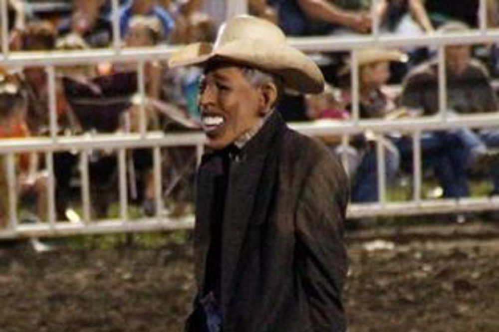 MASKA: Klovn na rodeu ismevao Obamu pa dobio šut kartu