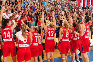 NEVALJALE: Srpske košarkašice zatresle Vukovar Cecinom pesmom!