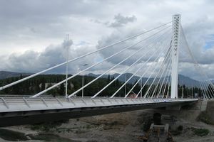 SAMOUBISTVO U PODGORICI: Muškarac skočio sa mosta Milenijum!