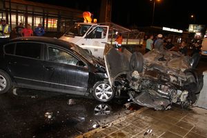 STRAHOVIT SUDAR: Auto probio ogradu kod Sajma i ušao u suprotnu traku!