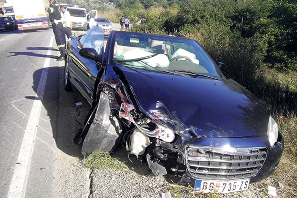 UDES NA OBILAZNICI: Lekari se bore za život deteta i muškarca!