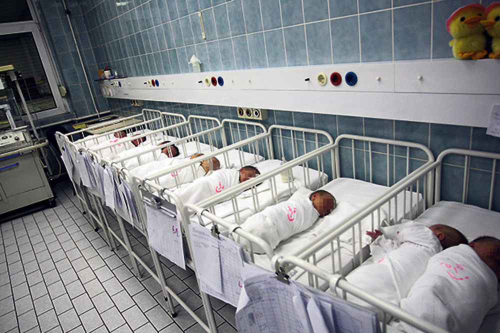 ZASTRAŠUJUĆE: U Srbiji svakog meseca ukradu 20 beba iz porodilišta!