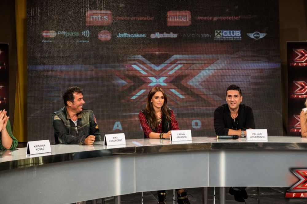 RASPEVANA KONFERENCIJA: Novinari pokazali talenat pred žirijem X Factor