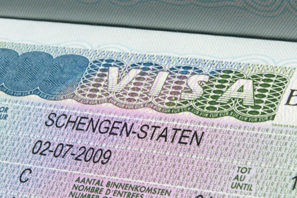EVROPSKI POSLANICI REKLI DA: Vraćaju nam vize?