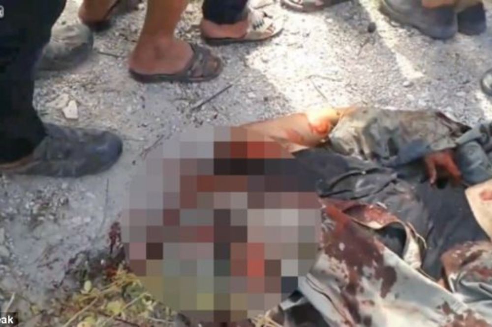 JEL NJIMA SVET DA POMOGNE: Pubunjenici odsekli glavu mrtvom sirijskom pilotu