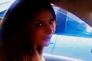 KAO SEVE: Pogledajte video Seksi Sandre iz automobila
