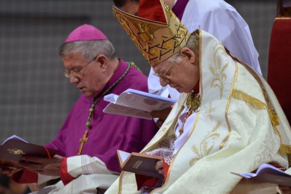 SLUŽENA MISA: Čestice Časnog krsta i mošti carice Jelene na Čairu