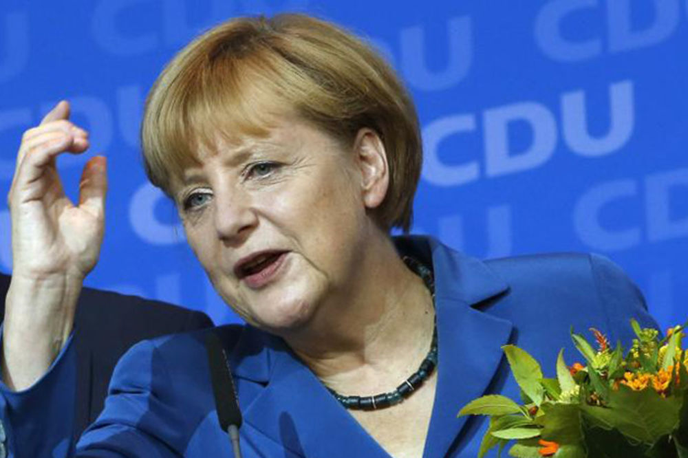 NEMCI GLASALI ZA BUNDESTAG: Merkelova razbila sa 42,8 odsto glasova!