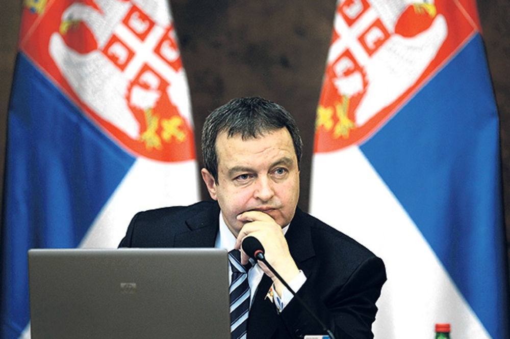 Dačić: Veljovićem da se bave institucije