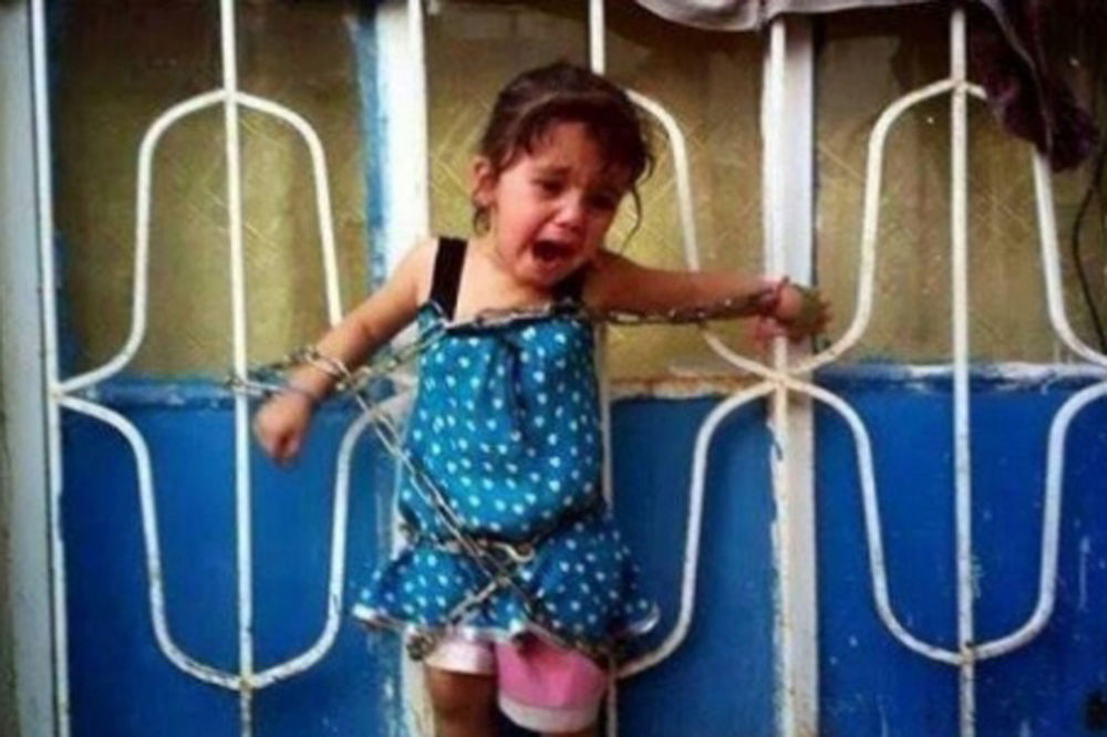 ZVERI: Sirijski pobunjenici devojčicu naterali da gleda ubistvo roditelja!