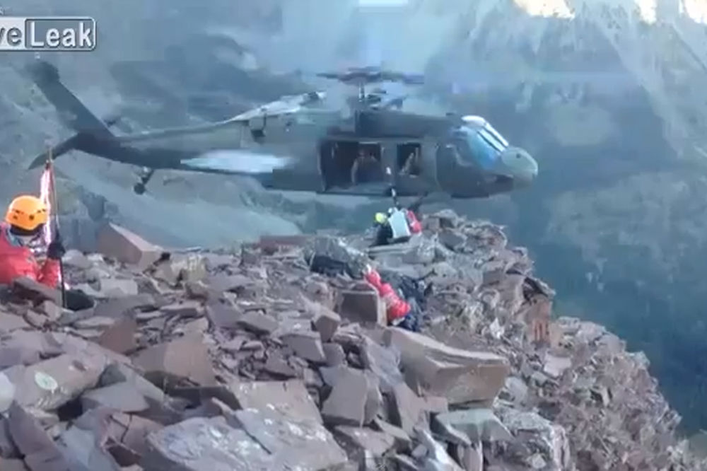 Letenje na rubu mogućeg: Pilot helikoptera spasao planinara sa litice!