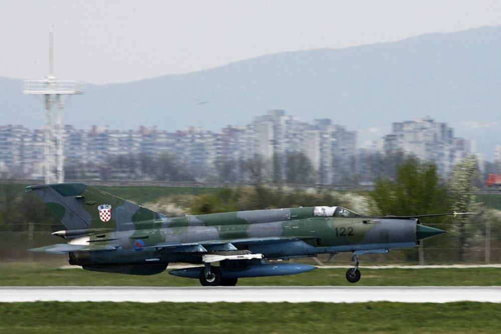 LETEO IZNAD KNINA PRESELO MU SLAVLJE: Srušio se hrvatski MiG-21, pilot preživeo!