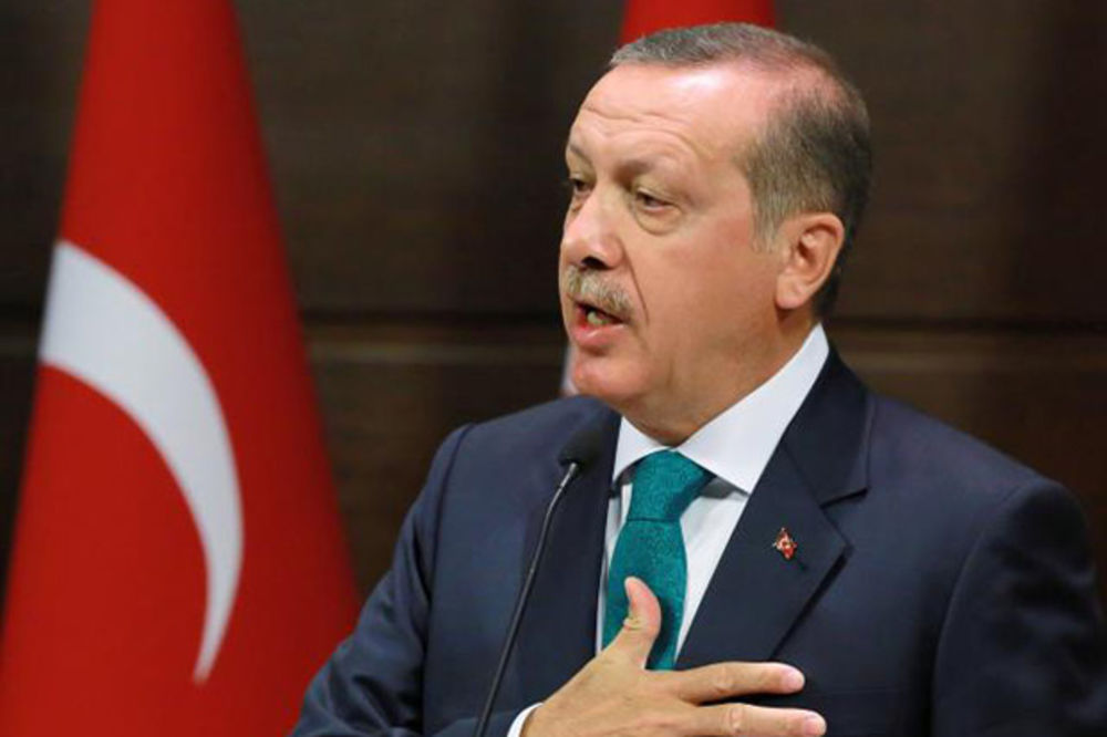 PADA ZABRANA: Erdogan uvodi marame u državne institucije