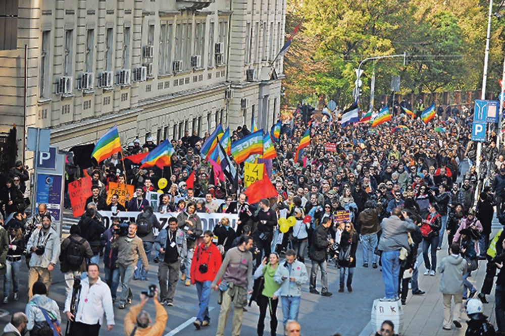 HIT: Američki NVO zabranio gej paradu?!