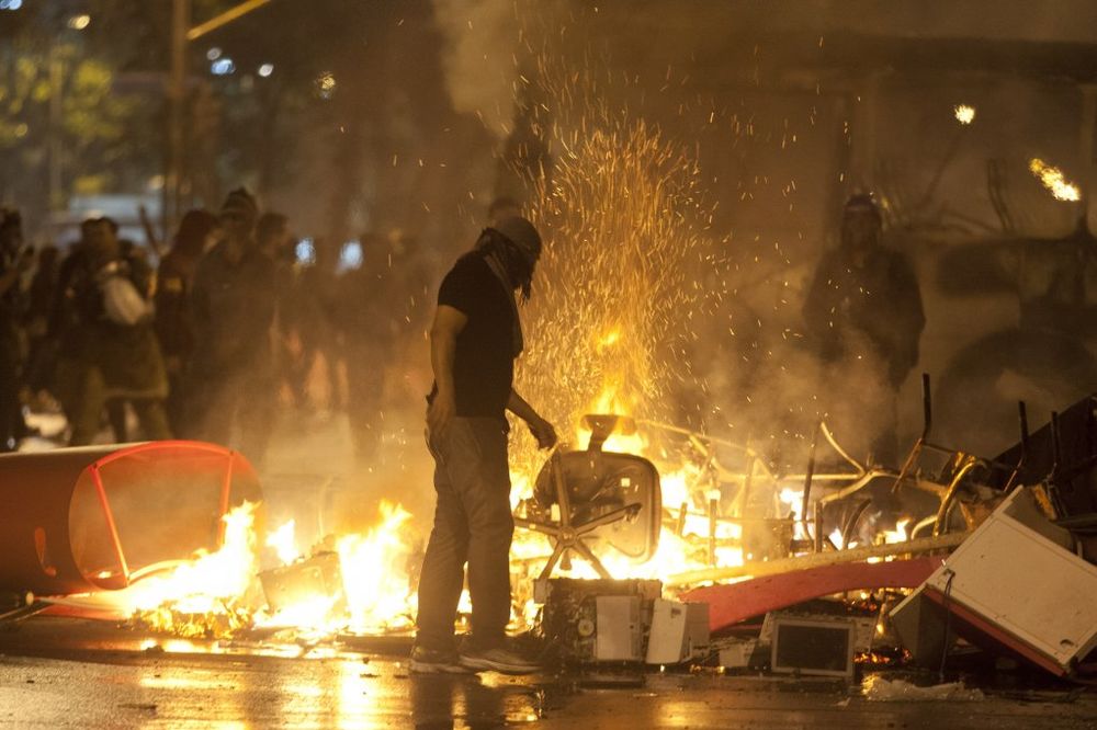 HAOS U RIJU DE ŽANEIRU: Anarhisti palili autobuse