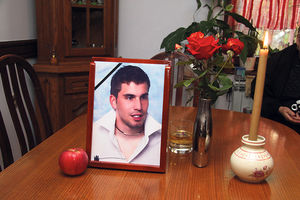 OTAC NASTRADALOG STUDENTA: Prodaću i kuću da sina sahranim u Srbiji