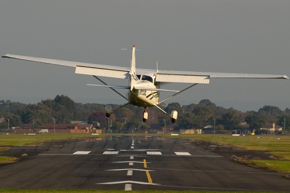 ATERIRAO: Mali avion prinudno sleteo kod Užica