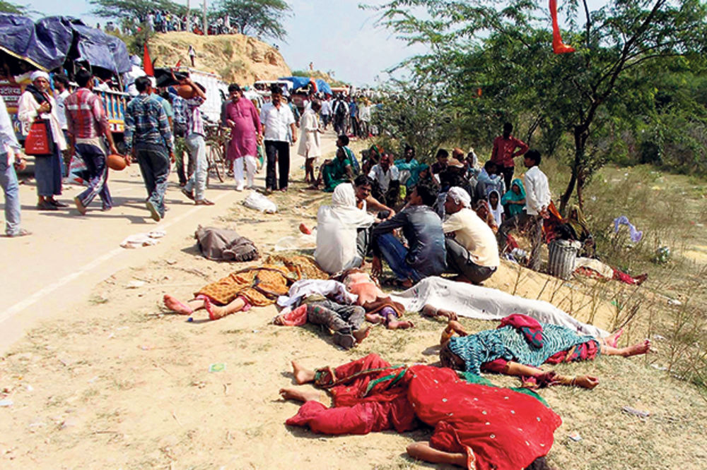 INDIJA: U stampedu nasmrt izgaženo 115 ljudi!