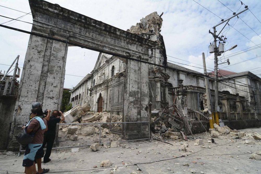 ZEMLJOTRES NA FILIPINIMA: Najmanje 93 poginula, stotine povređeno