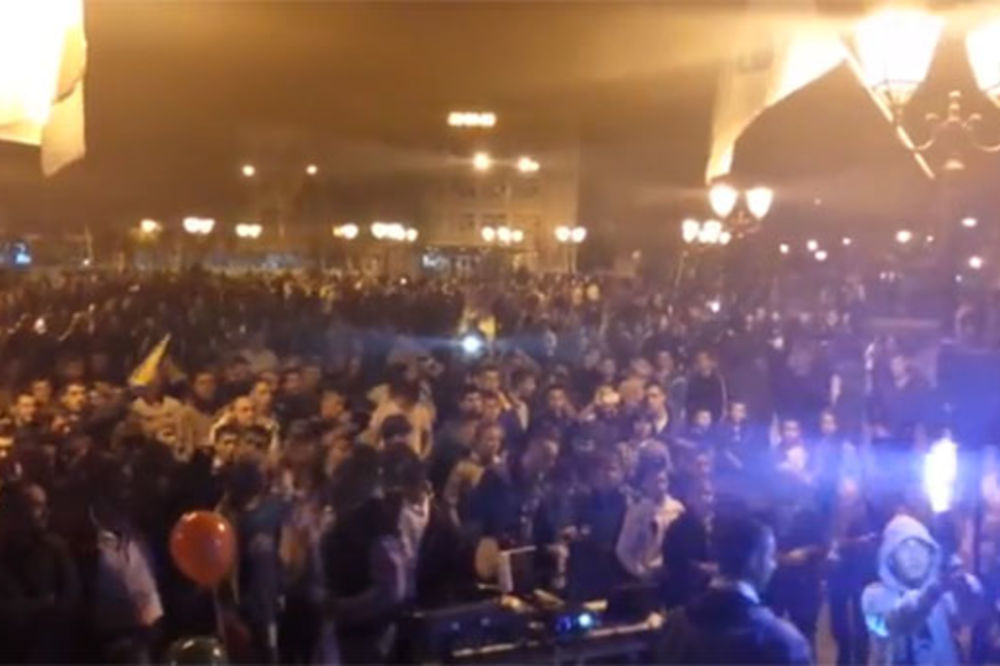 POGLEDAJTE: Novopazarci proslavili pobedu Bosne i plasman na Mundijal