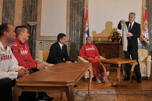 Predsednik Srbije sa olimpijskim timom srpskih skijaša