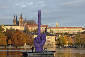 I TO JE UMETNOST: Srednji prst za češkog predsednika