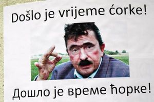 DOŠLO JE VREME ĆORKE: Vukovar izlepljen plakatima Srećka Šojića