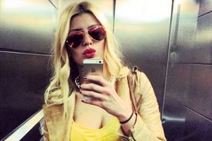 POKLON: Sandra Obradović od dečka dobila zlatni telefon