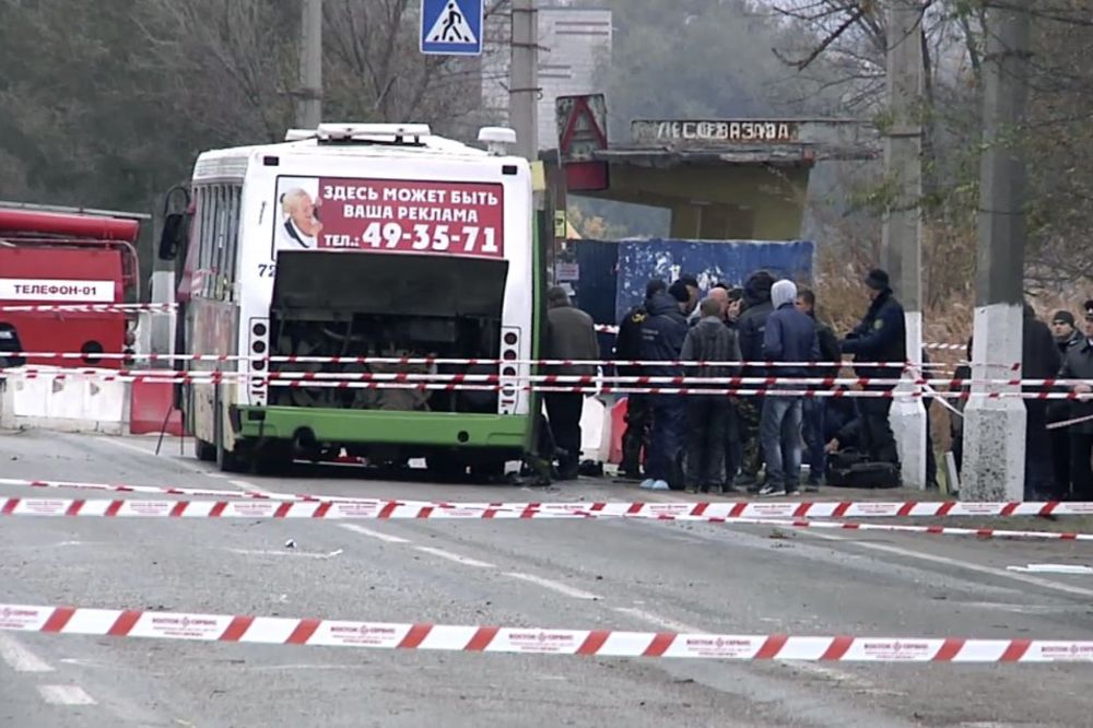 NOVI SNIMAK UŽASA: Trenutak kada putnici iskaču iz autobusa smrti u Volgogradu