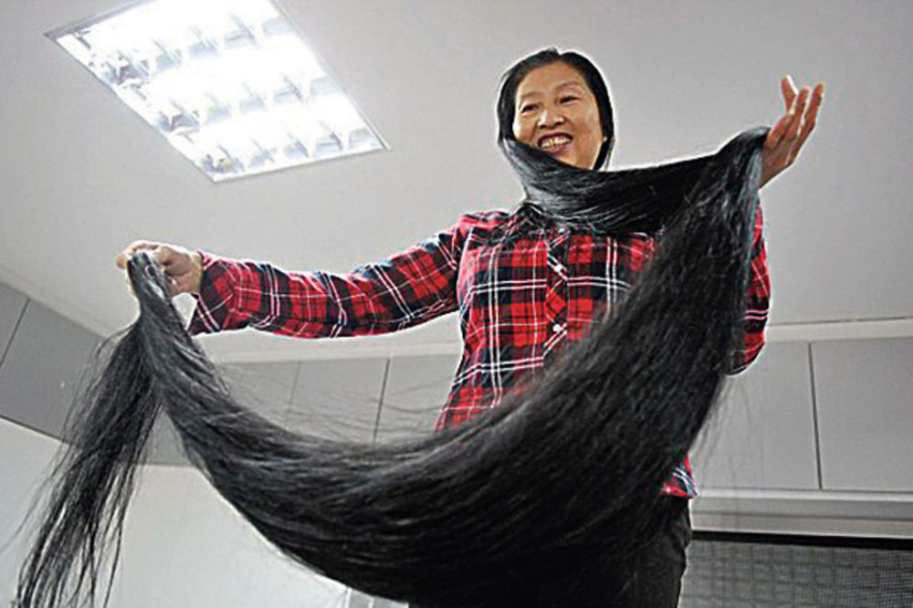 NIJE SE ŠIŠALA 16 GODINA: Nosi kosu dugu skoro tri metra