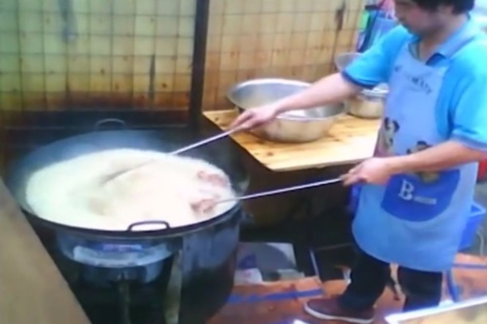 Ako volite kinesku hranu nemojte gledati ovaj video!