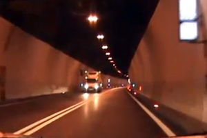 BIZARNO: Duh crnokose devojke stopira u tunelu Učka!