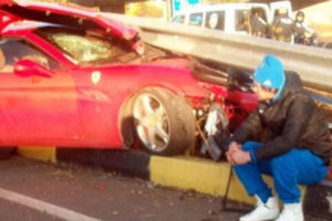JEDVA IZVUKAO ŽIVU GLAVU: Milevski se pijan zakucao autom u ogradu!