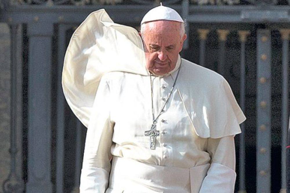 Papa: Sveštenici mogu da postanu mala čudovišta!