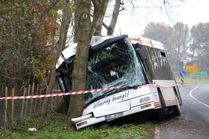 SAOBRAĆAJKA U AUSTRIJI: Šleper udario u autobus na liniji Sarajevo-Stokholm, žena povređena!