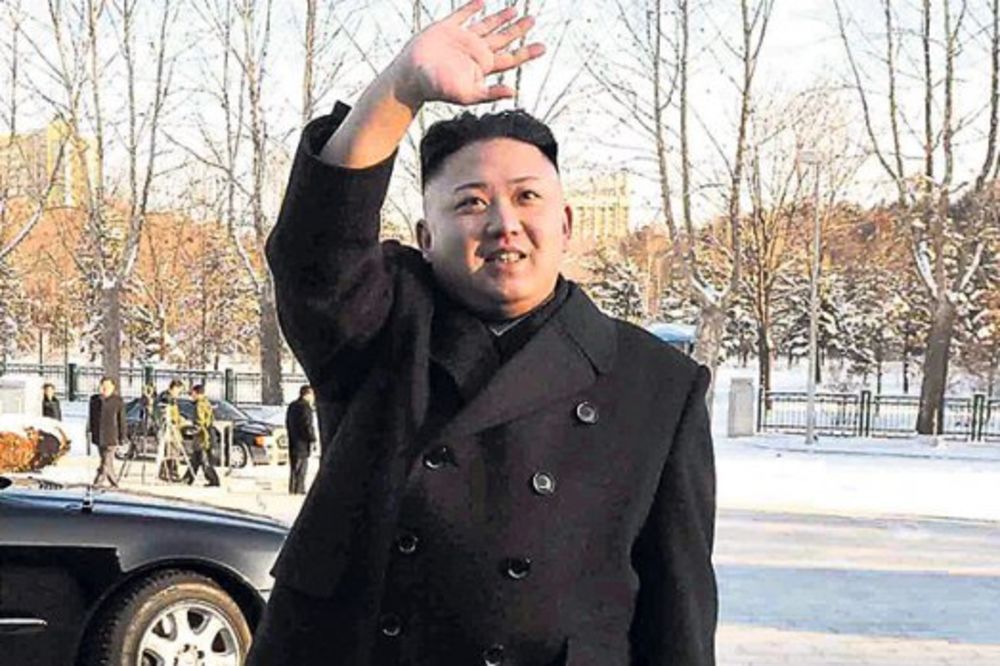 PLEJBOJ SEVERNE KOREJE: Kim Džong Un voli brza kola, žene, jahte, votku, cigare...