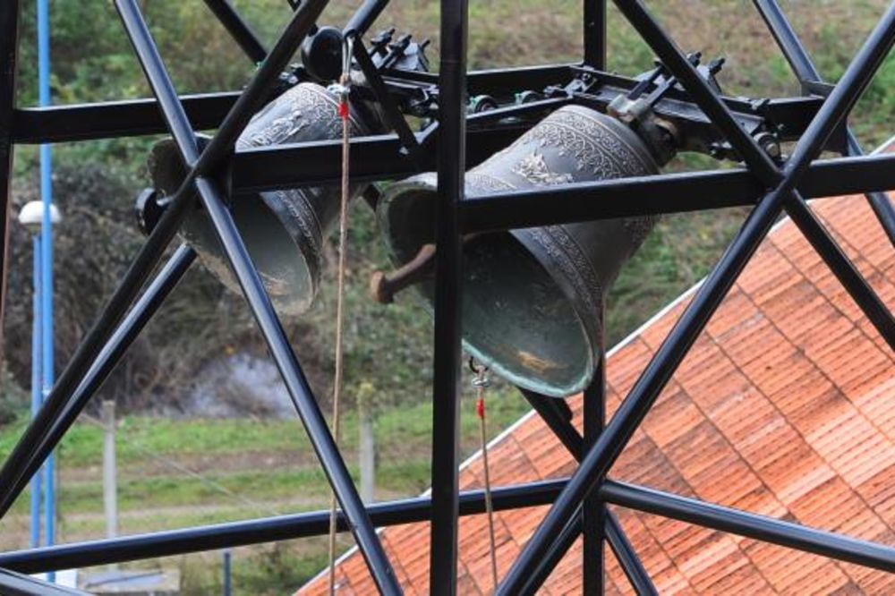 POSLE 72 GODINE: Zazvonila zvona manastira Bešenovo