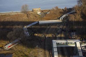 NESREĆA U NJUJORKU: Metro pun putnika iskočio iz šina