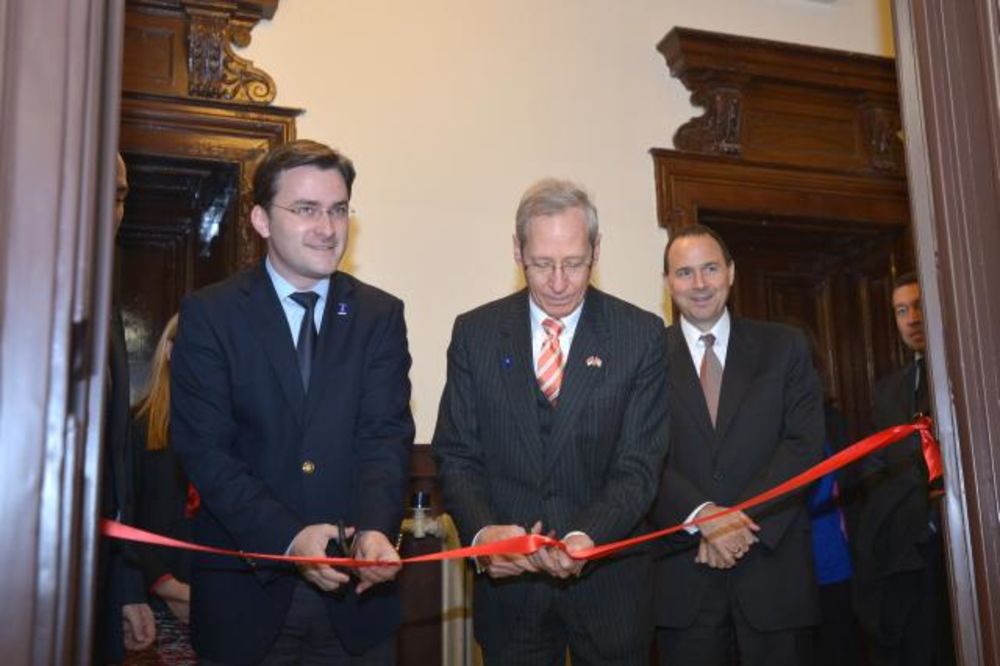 Selaković i Kirbi otvorili renoviranu sudnicu na Pravosudnoj akademiji
