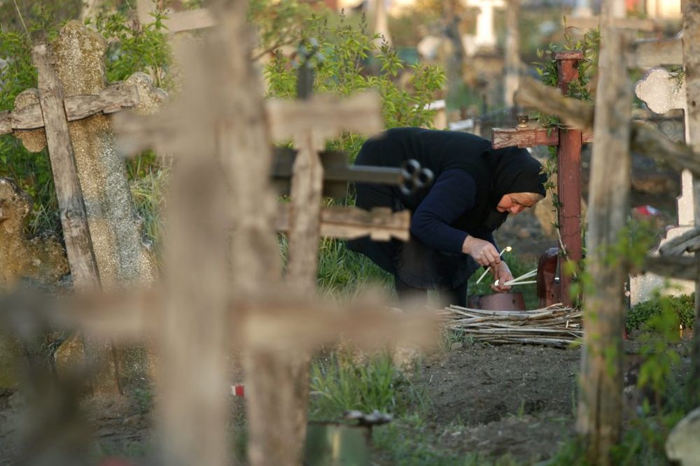 RAZRAĐENA ŠEMA: Policajci dojavljivali pogrebnicima za 170 evra po svežem lešu